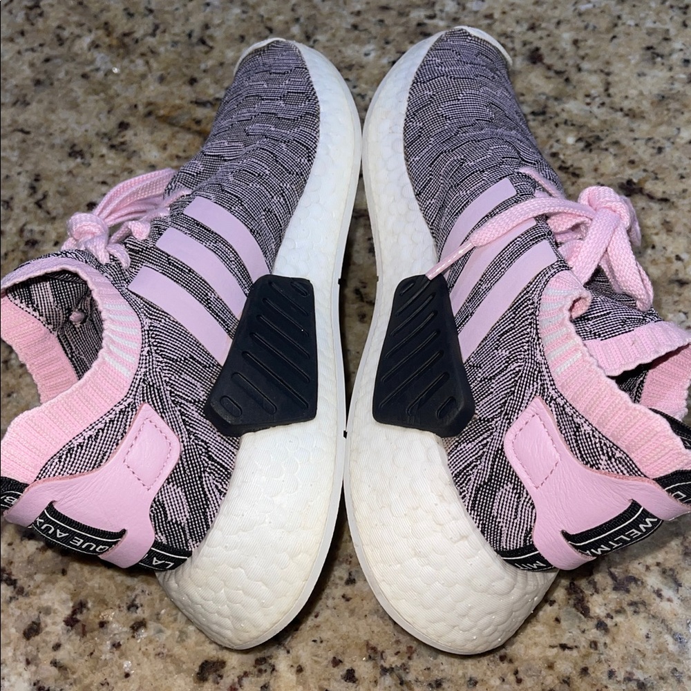 Adidas NMD R2 - Picture 5 of 10